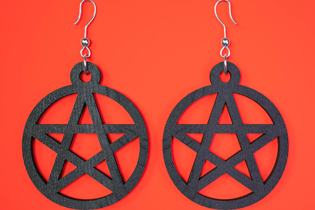 Intra απο ξύλο plywood  Χρώμα wenge 3mm-4mm πάχος - Αποκριάτικα σκουλαρίκια Δίασταση 3x3 cm INTRAFABR-69128935