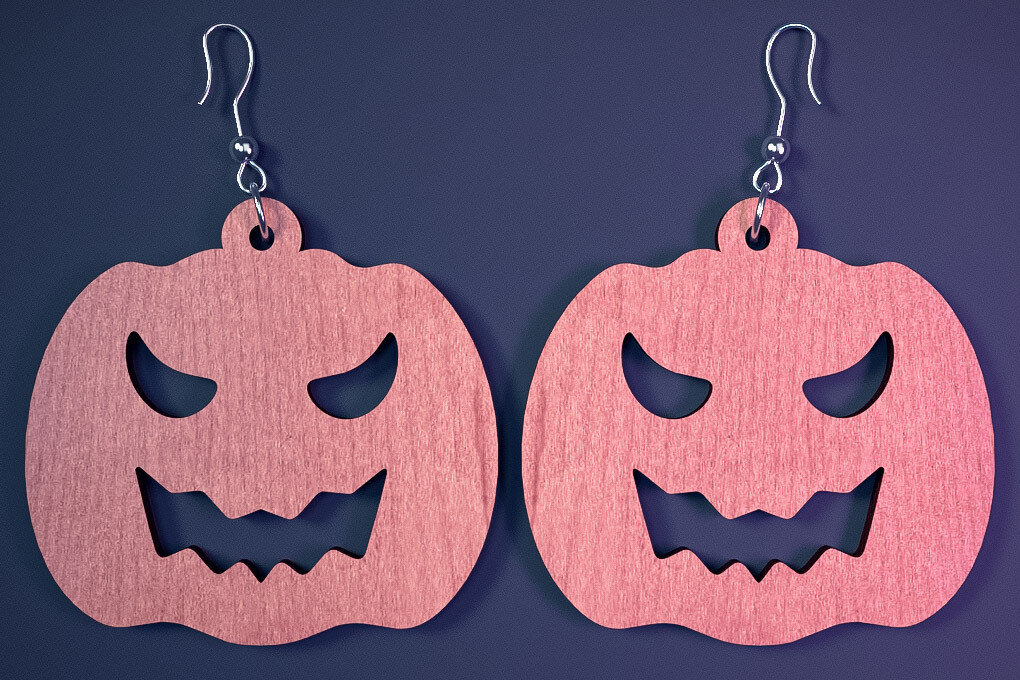 Intra απο ξύλο plywood  Χρώμα wenge 3mm-4mm πάχος - Αποκριάτικα σκουλαρίκια με λέιζερ |Spooky Δίασταση 3x3 cm INTRAFABR-104758642