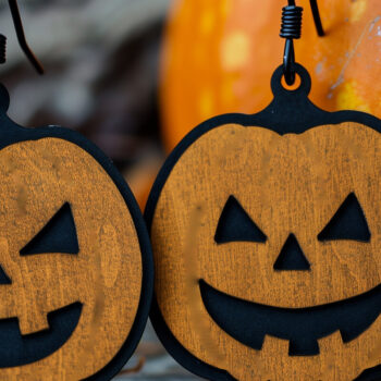 Intra απο ξύλο plywood  Χρώμα wenge 3mm-4mm πάχος - Αποκριάτικα Σκουλαρίκια Cut Δίασταση 3x3 cm INTRAFABR-98902870 - Image 1