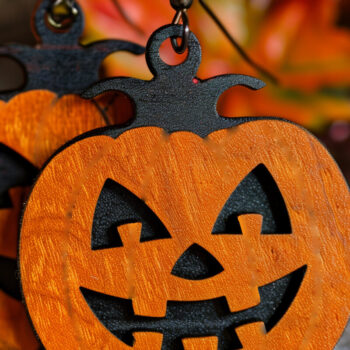 Intra απο ξύλο plywood  Χρώμα wenge 3mm-4mm πάχος - Πακέτο υ κομμένων αποκριάτικων σκουλαρίκια Δίασταση 3x3 cm INTRAFABR-98902952 - Image 4