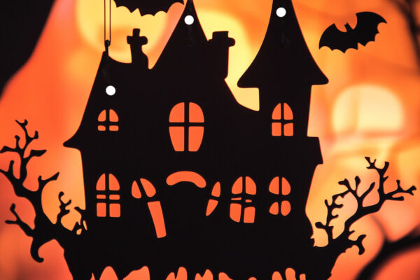 1758752633_Halloween-Haunted-House-Decor-SVG-Graphics-103043143-1-1