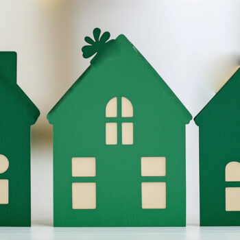 Intra απο ξύλο plywood 3mm-4mm πάχος – Σπίτια St. Patrick's Day PaperCut Cu Δίασταση  20x20 cm INTRAFABR-117848898 - Image 1