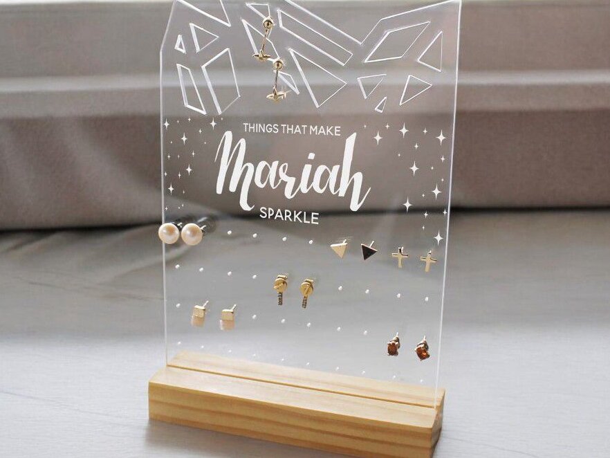 Intra απο ξύλο plywood 3mm-4mm πάχος – Όνομα Προσωποποιημένη ακρυλική θήκη για σκουλαρίκι 12x15 cm INTRAVECTRY-MY553874
