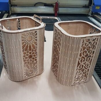 Intra απο ξύλο plywood 3mm-4mm πάχος – ξύλο Ζωντανού Μεντεσέ Καλάθι Σκουπιδιών 20x20 cm INTRAVECTRY-MY558066 - Image 1