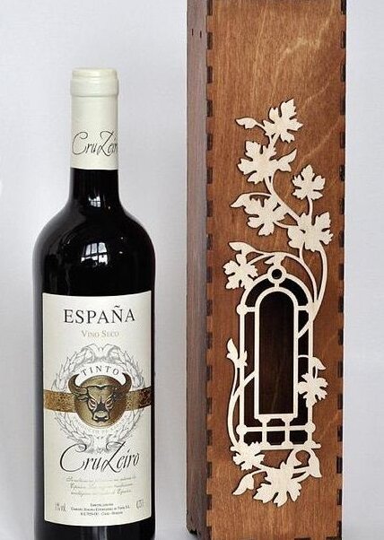 1759008486_wooden-gift-box-for-wine-with-floral-pattern-_1