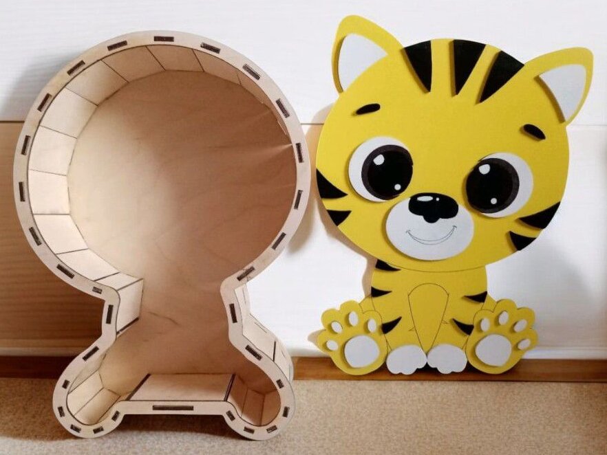 Intra απο ξύλο plywood 3mm-4mm πάχος – Χαριτωμένο γιορτινό κουτί Little Tiger Cub 45x50 cm INTRAVECTRY-MY542544