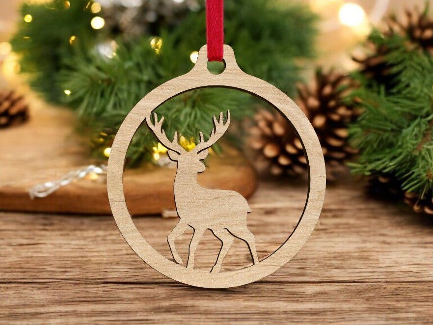 Intra απο ξύλο plywood 3mm-4mm πάχος – Μπάλα Χριστουγεννιάτικου Δέντρου με Τάρανδο 40x40 cm INTRAVECTRY-MY545039