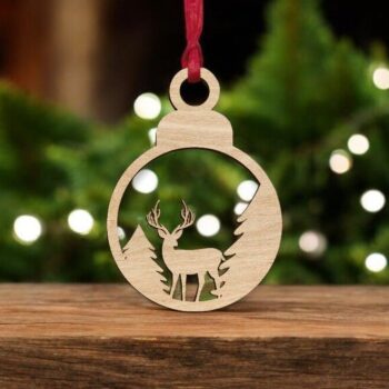 Intra απο ξύλο plywood 3mm-4mm πάχος – Μπιχλιμπίδι με χριστουγεννιάτικο δέντρο ελάφια στο δάσος 40x40 cm INTRAVECTRY-MY545316 - Image 1