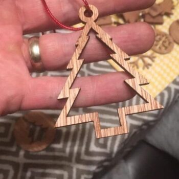 Intra απο ξύλο plywood 3mm-4mm πάχος – Κρεμαστό χριστουγεννιάτικο δέντρο 15x20 cm INTRAVECTRY-MY550296 - Image 2