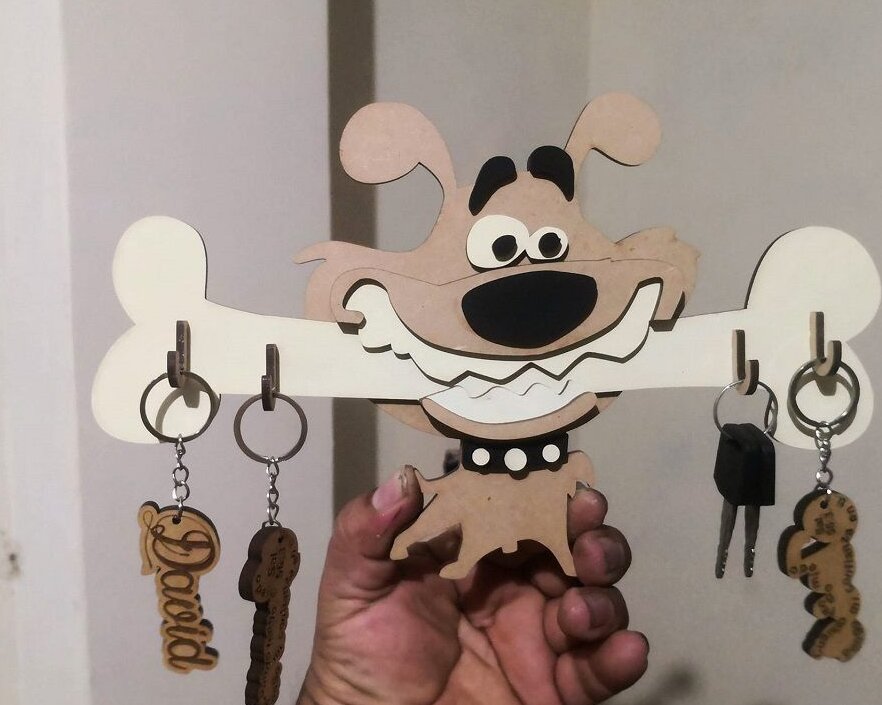 Intra απο ξύλο plywood 3mm-4mm πάχος – ξύλο κρεμάστρας κλειδιού για σκύλο 25x30 cm INTRAVECTRY-MY543229