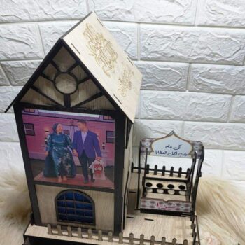 Intra απο ξύλο plywood 3mm-4mm πάχος – Ξύλινο Φωτιστικό Σπιτιού με Κούνια και Συρτάρι για Δώρο Eid 40x40 cm INTRAVECTRY-MY543056 - Image 1