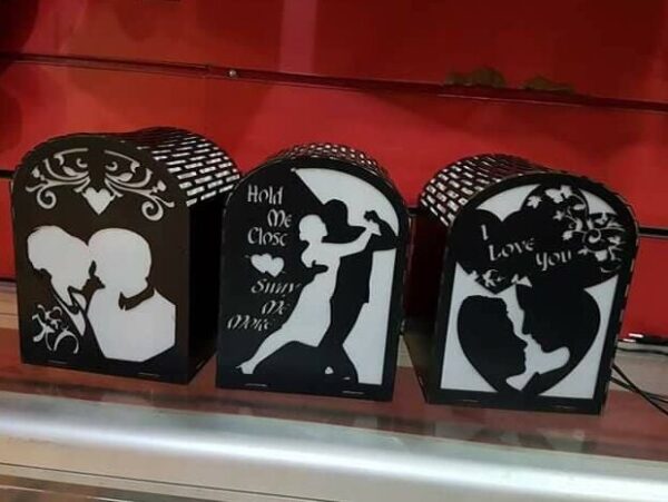 1759010035_laser-cut-romantic-couple-wooden-light_1