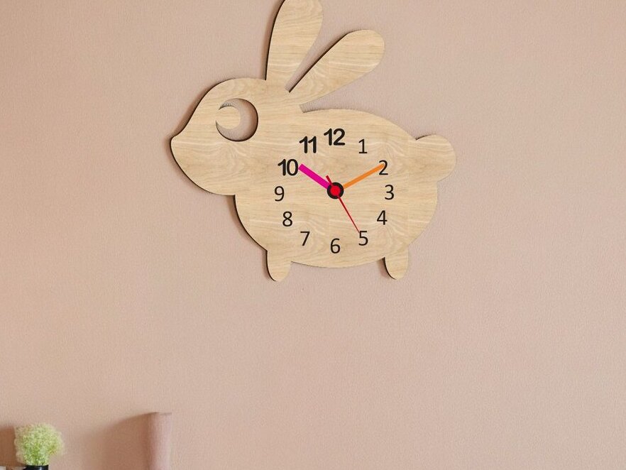 Intra απο ξύλο plywood 3mm-4mm πάχος – Ξύλινο ρολόι τοίχου κουνέλι για Παιδικό δωμάτιο 35x40 cm INTRAVECTRY-MY547439