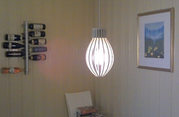 Intra απο ξύλο plywood 3mm-4mm πάχος – Ξύλινο κρεμαστό φωτιστικό σε σχήμα βολβού υδραργύρου 25x25 cm INTRAVECTRY-MY552148