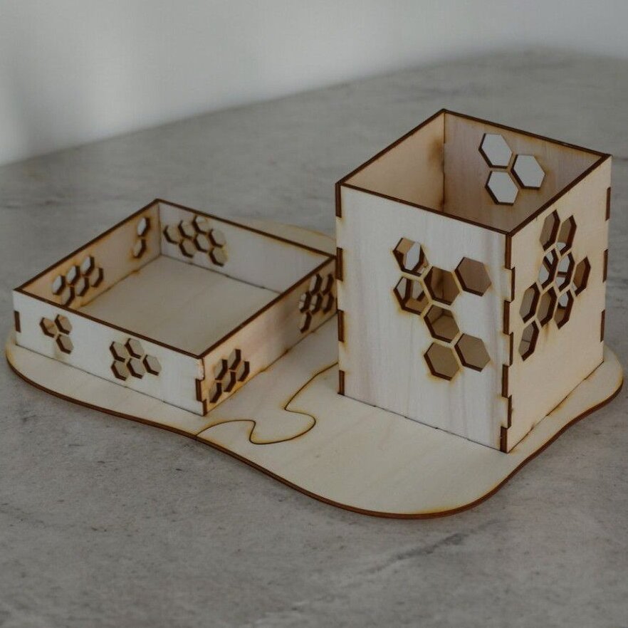 Intra απο ξύλο plywood 3mm-4mm πάχος – Κολλητική σημείωση κηρήθρας με μολυβοθήκη 10x10 cm INTRAVECTRY-MY551192