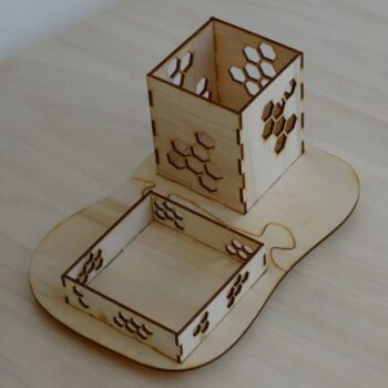 Intra απο ξύλο plywood 3mm-4mm πάχος – Κολλητική σημείωση κηρήθρας με μολυβοθήκη 15x15 cm INTRAVECTRY-MY552186 - Image 3