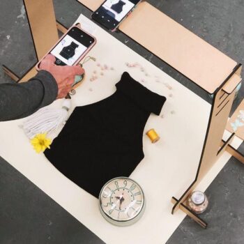 Intra απο ξύλο plywood 3mm-4mm πάχος – Υποστήριξη Smartphone για Φωτογραφία Προϊόντος 25x25 cm INTRAVECTRY-MY553869 - Image 1