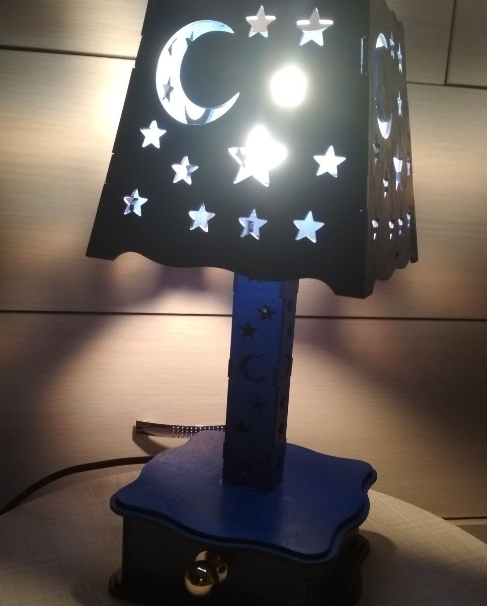 Intra απο ξύλο plywood 3mm-4mm πάχος – Ραμαζάνι Πλαϊνό Επιτραπέζιο Φωτιστικό με Συρτάρι 3,2mm Λίμα 20x20 cm INTRAVECTRY-MY543631