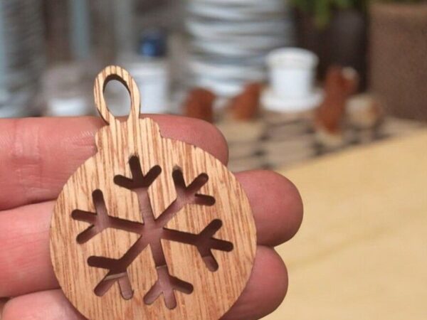 1759011713_laser-cut-snowflake-christmas-ball-decoration-vector_vecty.co_3593_1