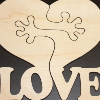 Intra απο ξύλο plywood 3mm-4mm πάχος – Love Heart Hug Wood Puzzle για ξύλο για την Ημέρα του Αγίου Βαλεντίνου 45x50 cm INTRAVECTRY-MY554606 - Image 1