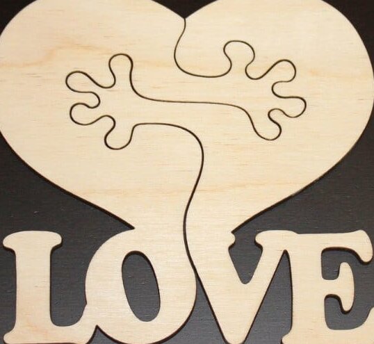 1759012247_love-heart-hug-wood-puzzle-for-valentines-day-_1