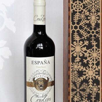 Intra απο ξύλο plywood 3mm-4mm πάχος – Κουτί δώρου με μπουκάλι κρασιού με ξύλο μοτίβο νιφάδας χιονιού 30x30 cm INTRAVECTRY-MY546136 - Image 1