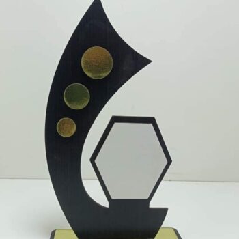 Intra απο ξύλο plywood 3mm-4mm πάχος – ξύλο CDR DXF Award Memento Wooden Office 10x10 cm INTRAVECTRY-MY544228 - Image 1