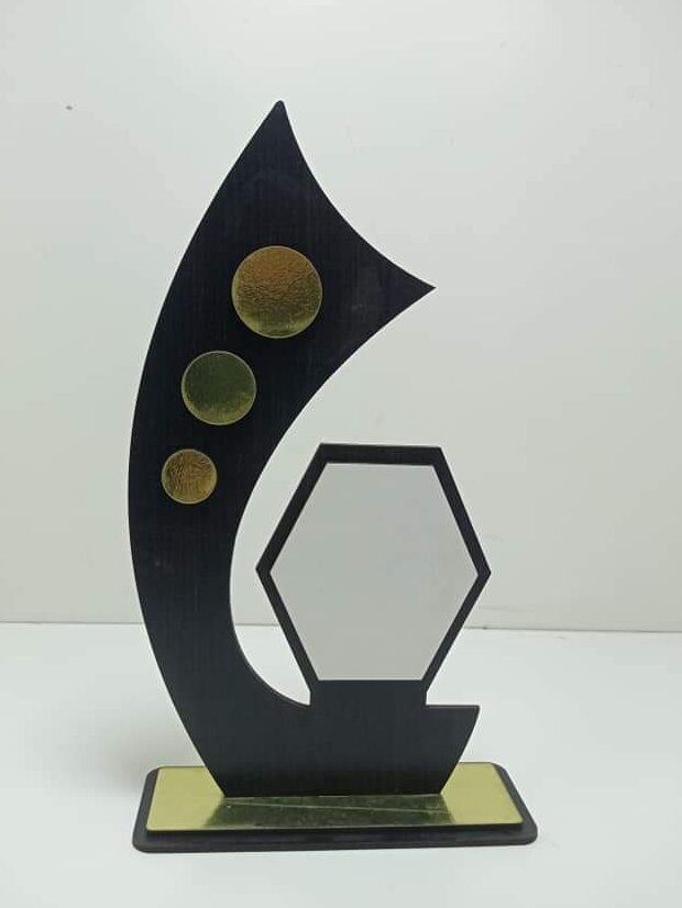 Intra απο ξύλο plywood 3mm-4mm πάχος – ξύλο CDR DXF Award Memento Wooden Office 20x25 cm INTRAVECTRY-MY544742