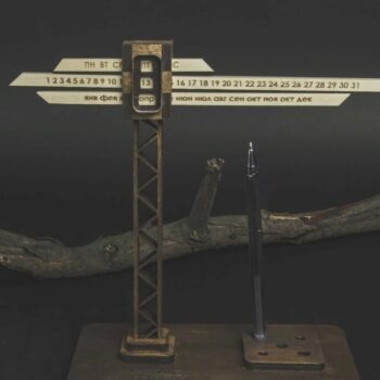 Intra απο ξύλο plywood 3mm-4mm πάχος – Ημερολόγιο γερανού κατασκευής με μολυβοθήκη 4mm ξύλο 15x15 cm INTRAVECTRY-MY547673 - Image 1