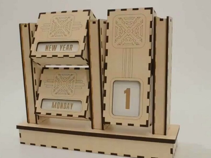 Intra απο ξύλο plywood 3mm-4mm πάχος – Επιτραπέζιο Διαρκές Ημερολόγιο 40x45 cm INTRAVECTRY-MY551977