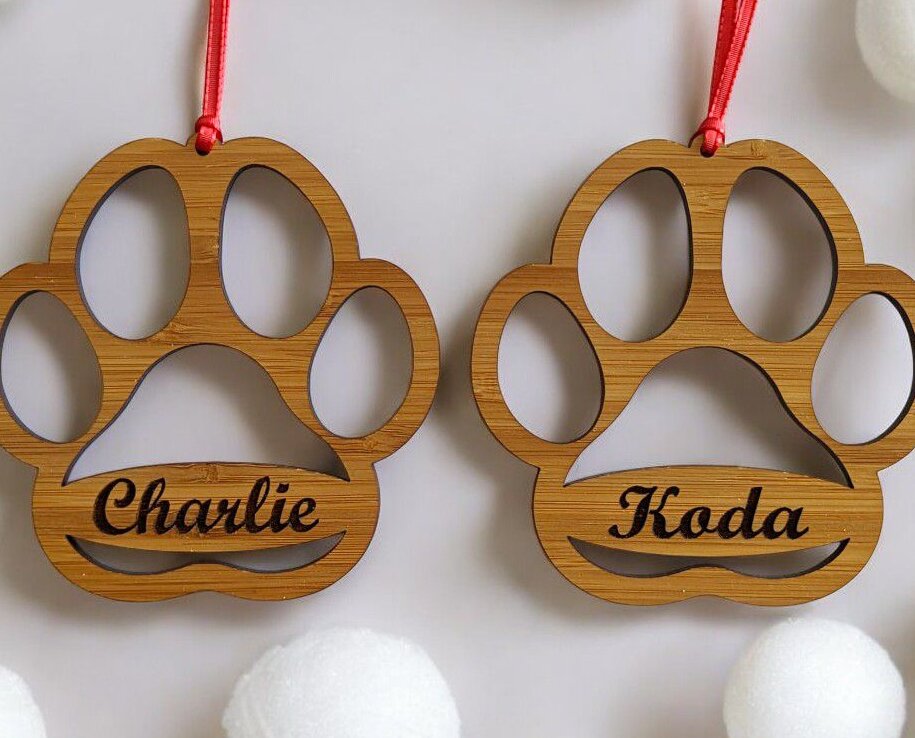 Intra απο ξύλο plywood 3mm-4mm πάχος – Χριστουγεννιάτικο στολίδι αναμνηστικού ποδιού σκύλου 25x30 cm INTRAVECTRY-MY551108