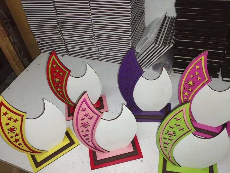 Intra απο ξύλο plywood 3mm-4mm πάχος – ξύλο Αναγνώρισης Shield Award 3mm CDR DXF 20x25 cm INTRAVECTRY-MY547537