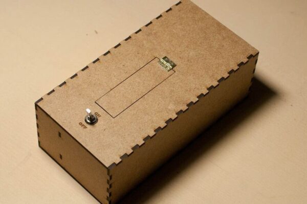 1759013878_laser-cut-useless-box-leave-me-alo_1