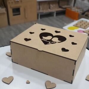 Intra απο ξύλο plywood 3mm-4mm πάχος – Ξύλινη μπομπονιέρα με καρδιές και ερωτευμένα πουλιά 30x35 cm INTRAVECTRY-MY547603