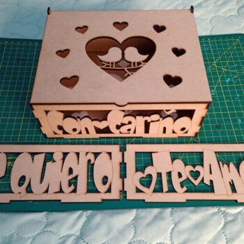 Intra απο ξύλο plywood 3mm-4mm πάχος – Κουτί δώρου αγάπης με αρθρωτό καπάκι 12x15 cm INTRAVECTRY-MY557041 - Image 1