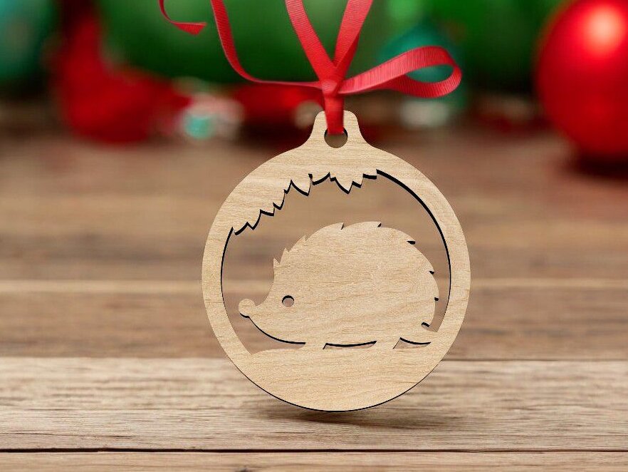 Intra απο ξύλο plywood 3mm-4mm πάχος – Χριστουγεννιάτικο στολίδι σκαντζόχοιρος 15x15 cm INTRAVECTRY-MY553758