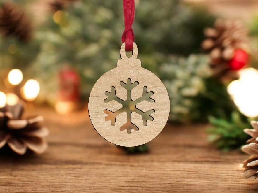 Intra απο ξύλο plywood 3mm-4mm πάχος – Χριστουγεννιάτικο μπιχλιμπίδι με κομμένο νιφάδα χιονιού 20x25 cm INTRAVECTRY-MY546645