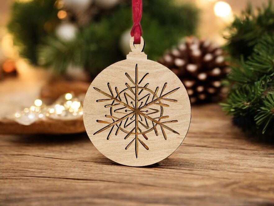 Intra απο ξύλο plywood 3mm-4mm πάχος – Περίπλοκο χριστουγεννιάτικο μπιχλιμπίδι με νιφάδες χιονιού 25x25 cm INTRAVECTRY-MY546659