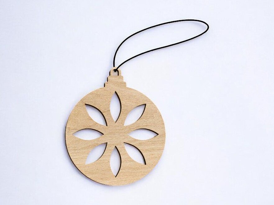 Intra απο ξύλο plywood 3mm-4mm πάχος – Χριστουγεννιάτικη μπάλα με floral σχέδιο 25x30 cm INTRAVECTRY-MY551670