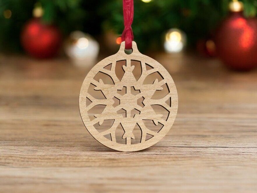 Intra απο ξύλο plywood 3mm-4mm πάχος – Μπάλα Χριστουγεννιάτικου Δέντρου με νιφάδες χιονιού 20x25 cm INTRAVECTRY-MY553347