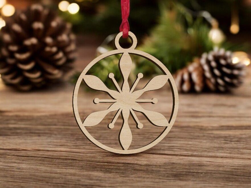 Intra απο ξύλο plywood 3mm-4mm πάχος – Χριστουγεννιάτικη μπάλα πρότυπο με νιφάδα χιονιού 35x40 cm INTRAVECTRY-MY551859