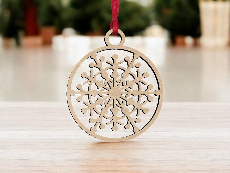 Intra απο ξύλο plywood 3mm-4mm πάχος – Στρογγυλό κλασικό στολίδι με νιφάδα χιονιού 35x40 cm INTRAVECTRY-MY553507