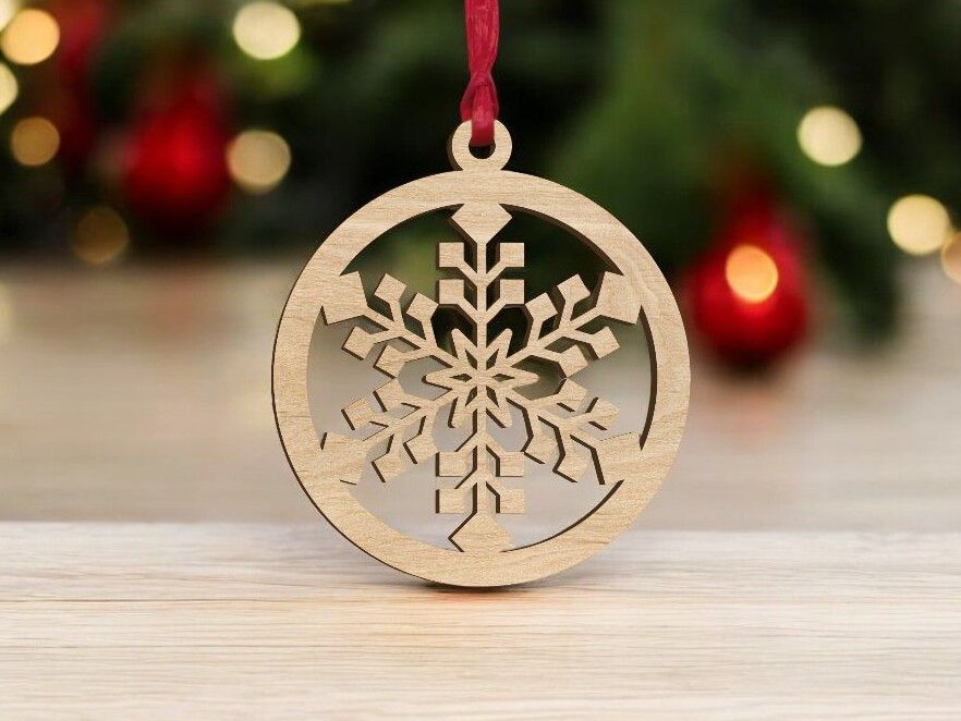 Intra απο ξύλο plywood 3mm-4mm πάχος – Μπάλα με νιφάδες χιονιού Χριστουγεννιάτικο δέντρο 25x25 cm INTRAVECTRY-MY550242