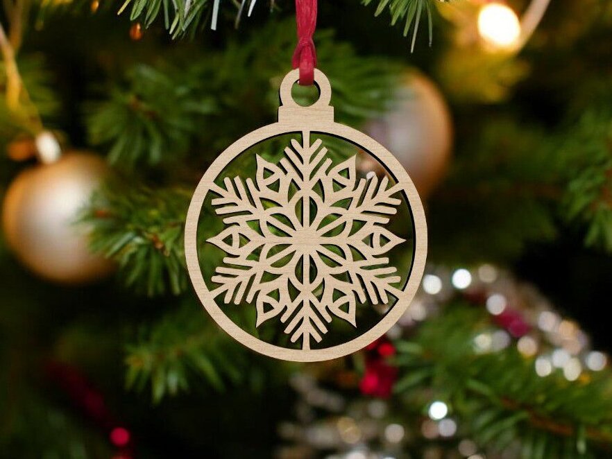 Intra απο ξύλο plywood 3mm-4mm πάχος – Χριστουγεννιάτικο μπιχλιμπίδι με νιφάδα χιονιού 40x40 cm INTRAVECTRY-MY551047