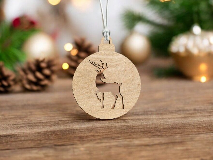 Intra απο ξύλο plywood 3mm-4mm πάχος – Χριστουγεννιάτικο μπιχλιμπίδι με τάρανδο 25x25 cm INTRAVECTRY-MY553644