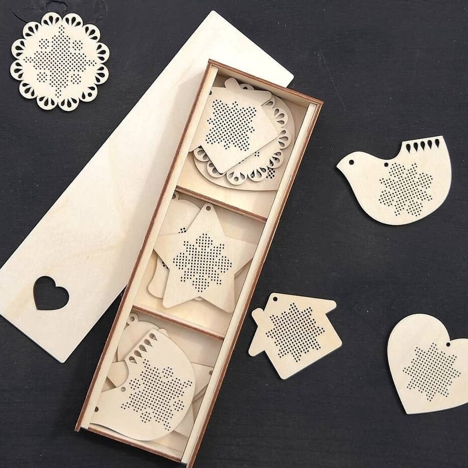 Intra απο ξύλο plywood 3mm-4mm πάχος – Ξύλινο μενταγιόν σταυροβελονιά σε σχήματα κέντημα στυλ με κουτί ξύλο DXF 10x10 cm INTRAVECTRY-MY546190