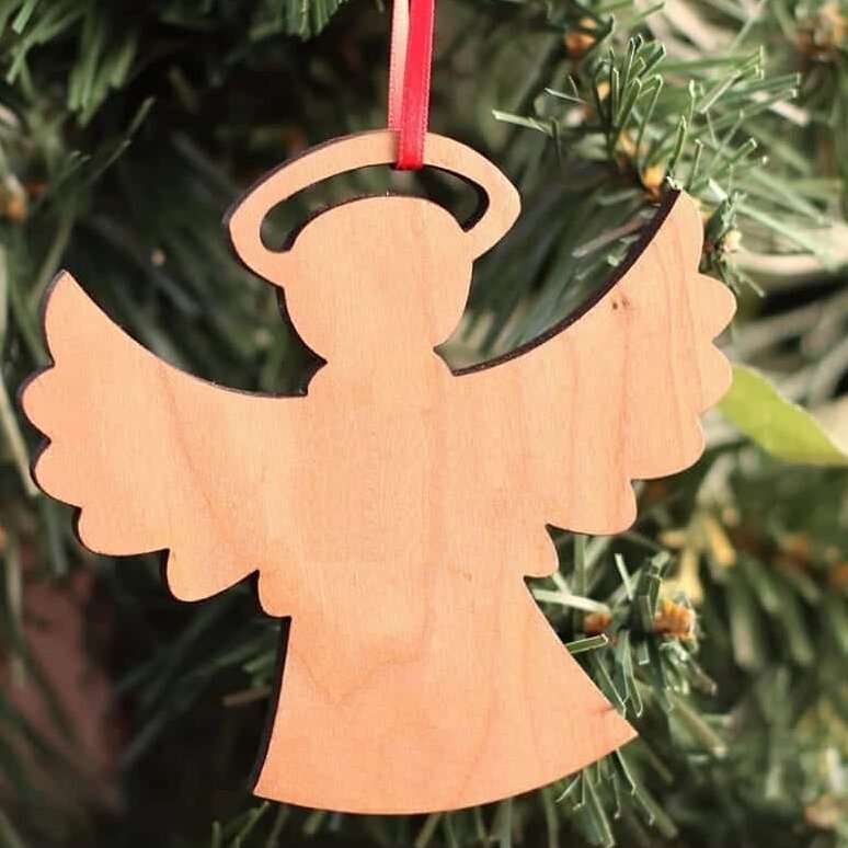 Intra απο ξύλο plywood 3mm-4mm πάχος – ξύλο με στολίδια χριστουγεννιάτικου δέντρου με ανοιχτά φτερά 10x10 cm INTRAVECTRY-MY555797