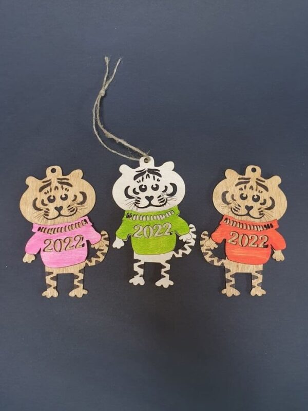 1759017322_tiger-in-sweater-new-year-ornament-_1