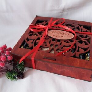 Intra απο ξύλο plywood 3mm-4mm πάχος – Πρωτοχρονιάτικο ξύλινο κουτί δώρου με αρθρωτό καπάκι 20x20 cm INTRAVECTRY-MY547602