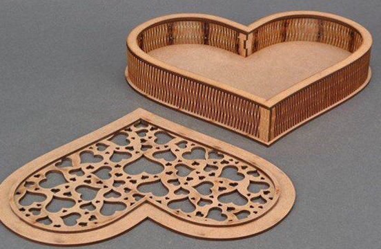 1759017890_heart-shaped-valentines-day-gift-box-_1